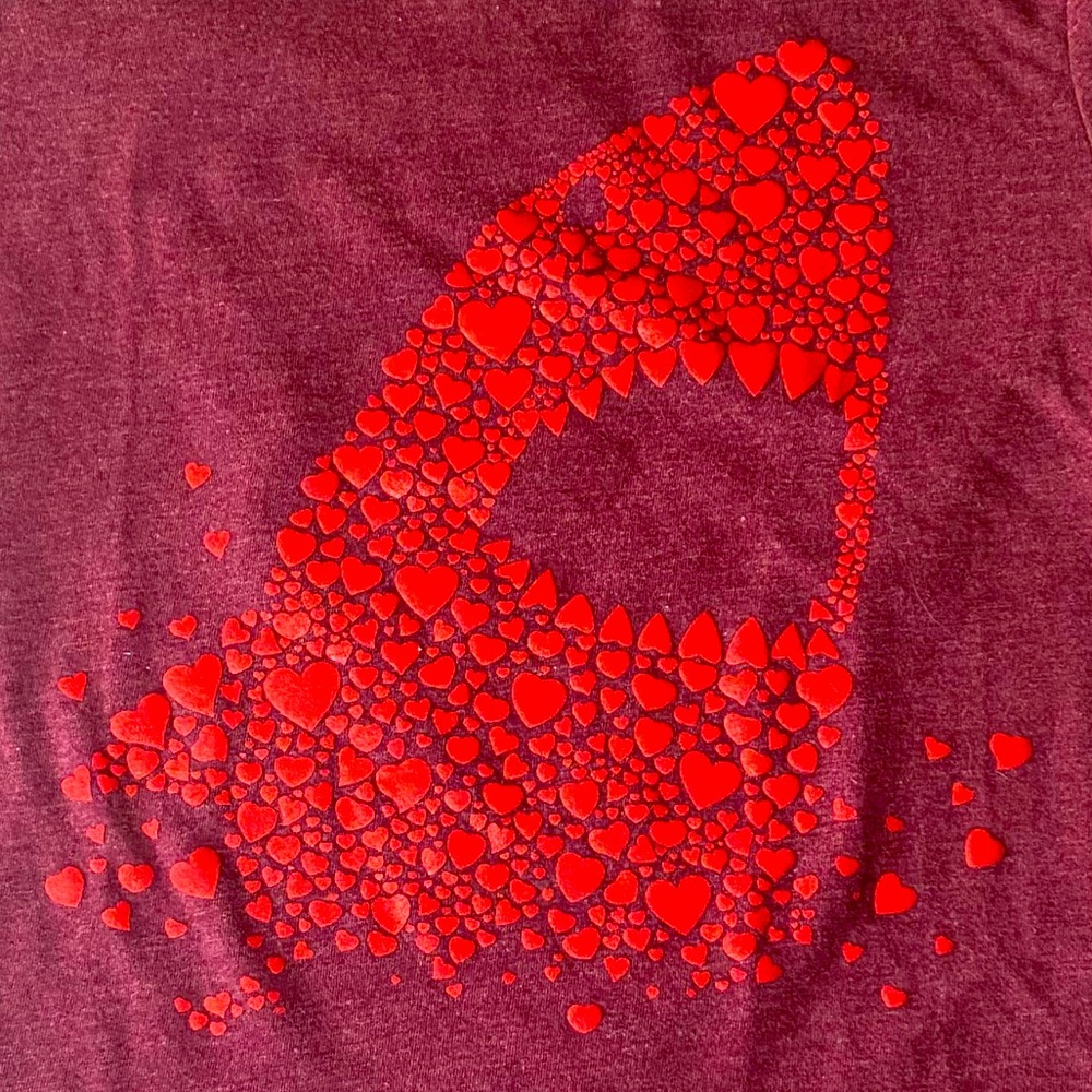 Kids Maroon Heart Shark Graphic T-Shirt Size 6/7 - Picture 2 of 5